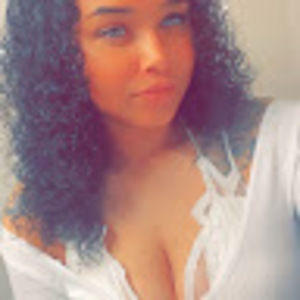 Meet your Posher, Alicia